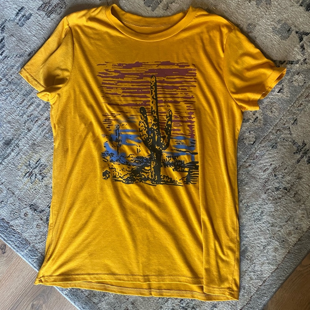 Cactus Tee Shirt. Size M.